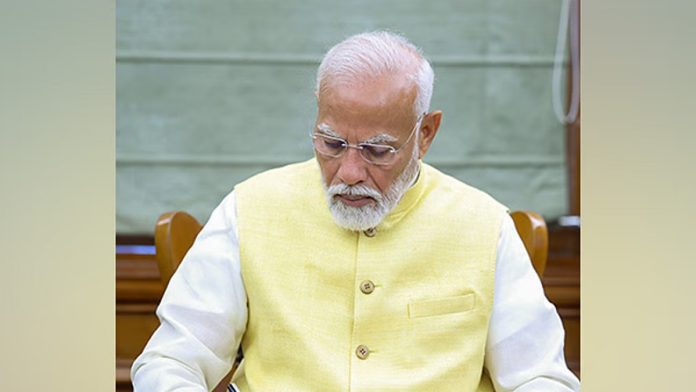 நாடாளுமன்றத்தில் பிரதமர் நரேந்திர மோடி (படம்: PMO)