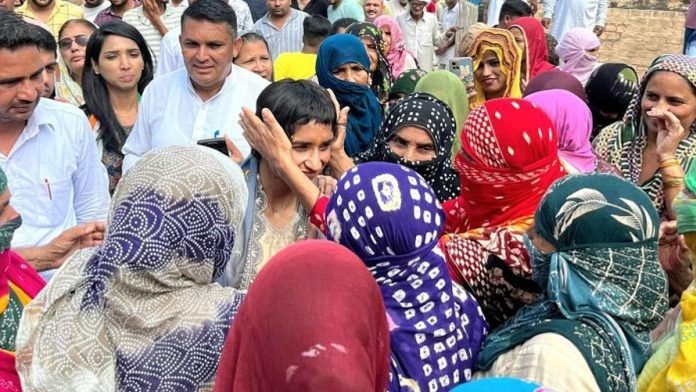 ஹரியானாவில் பிரச்சாரத்தில் ஈடுபட்ட மல்யுத்த வீரர் வினேஷ் போகட் | X @Phogat_Vinesh