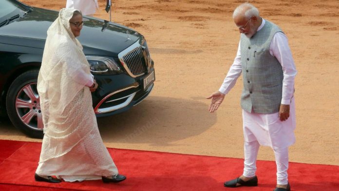 பங்களாதேஷ் முன்னாள் பிரதமர் ஷேக் ஹசீனா மற்றும் இந்திய பிரதமர் நரேந்திர மோடியின் கோப்பு புகைப்படம் | பிரவீன் ஜெயின் | திபிரிண்ட்