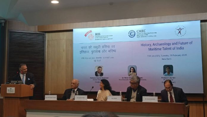 (இடமிருந்து வலமாக) டெல்லியில் கடல்சார் துறை பற்றிய விரிவுரையில் சுதிர் தேவரே, மாலினி சங்கர், ஜாய் சென் மற்றும் ஷிஷிர் ஷ்ரோத்ரியா | புகைப்படம்: டெப்துத்தா சக்ரவர்த்தி/திபிரிண்ட்