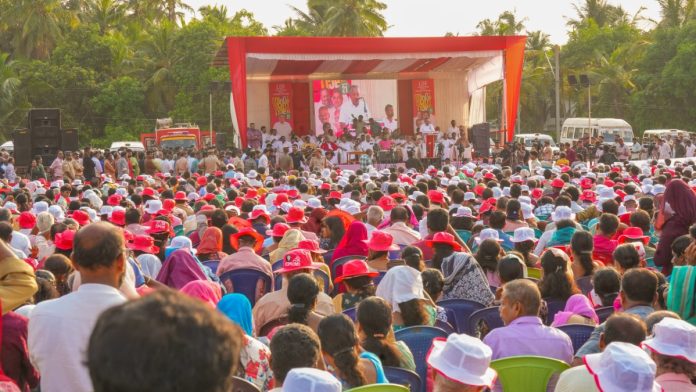 21 ஏப்ரல், 2025 அன்று காசர்கோடு LDF மாவட்டக் குழு ஏற்பாடு செய்த பேரணி | X @pinarayivijayan