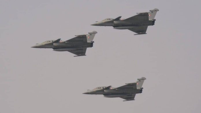 இந்திய விமானப்படையின் (IAF) ரஃபேல் போர் விமானங்கள் | X/@IAF_MCC