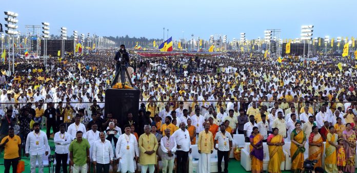 பாமக சார்பில் சித்திரை முழு நிலவு வன்னியர் இளைஞர் மாநாடு மே 11ம் தேதி மாமல்லபுரம் அருகே நடைபெற்றது. | புகைப்படம் X: @draramadoss