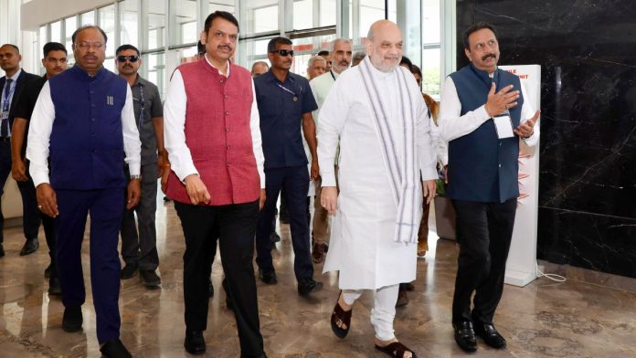 உள்துறை அமைச்சர் அமித் ஷா மற்றும் மகாராஷ்டிரா முதல்வர் தேவேந்திர ஃபட்னாவிஸ் | ANI