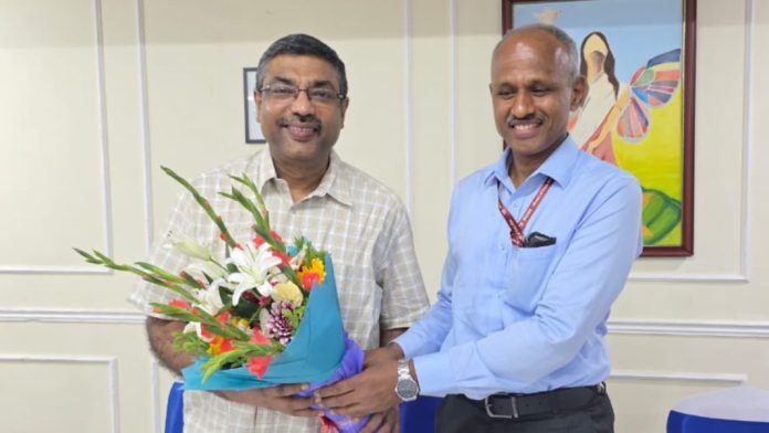 ஐஏஎஸ் மத்திய சங்கத்தின் புதிய தலைவராக அறிவிக்கப்பட்ட பின்னர் மூத்த ஐஏஎஸ் அதிகாரி எஸ் கிருஷ்ணன் | X/@IASassociation