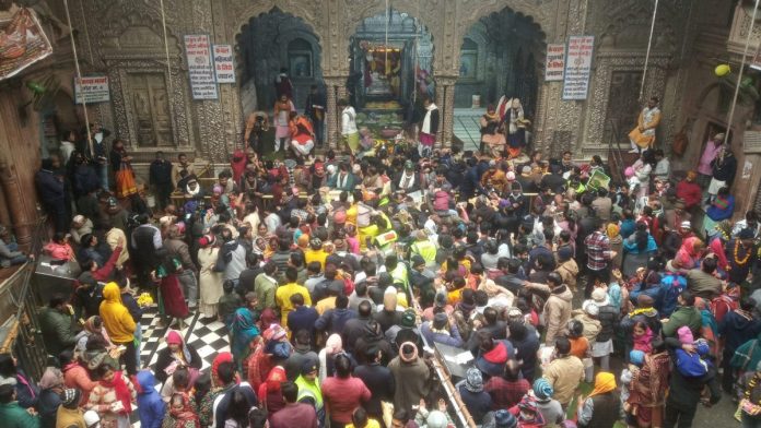 பிருந்தாவனத்தில் உள்ள பாங்கே பிஹாரி கோயிலின் கோப்பு புகைப்படம் | கிருஷ்ணன் முராரி | திபிரிண்ட்