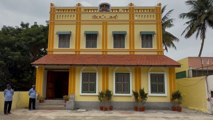 தமிழ்நாடு, சிவகங்கை மாவட்டத்தில் காரைக்குடி எஸ்ஆர்எம் தெருவில் உள்ள பெட்டகம், செட்டிநாடு நகை அருங்காட்சியகம் | பிரபாகர் தமிழரசு, திபிரிண்ட்