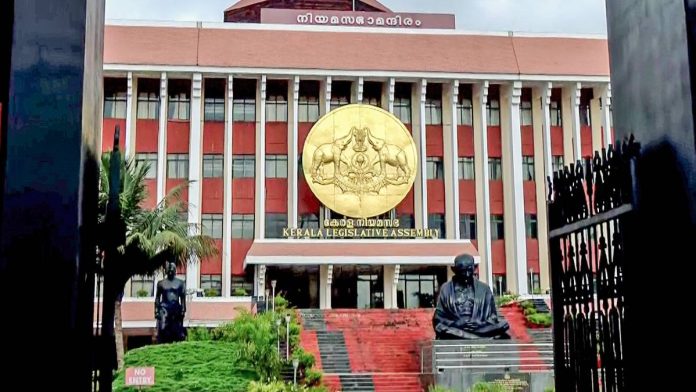 கேரள சட்டமன்றத்தில் தொழில்துறை அமைச்சர் பி. ராஜீவ் திங்கள்கிழமை முன்மொழியப்பட்ட மொழிச் சட்டத்தை அறிமுகப்படுத்தினார் | பிரதிநிதி படம் | ANI