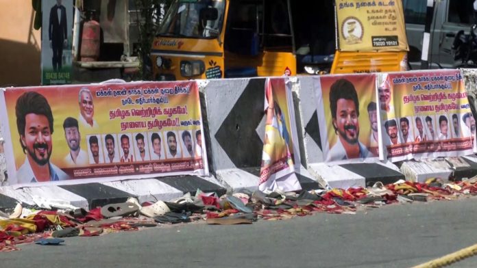 செப்டம்பர் 27 அன்று கரூரில் தவெக தலைவரும் நடிகருமான விஜய்யின் பொது நிகழ்வின் போது கூட்ட நெரிசல் ஏற்பட்ட இடத்தின் கோப்பு புகைப்படம் | ANI வீடியோ பதிவு.