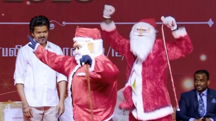 திங்கள்கிழமை செங்கல்பட்டில் உள்ள மகாபலிபுரத்தில் கிறிஸ்துமஸ் கொண்டாட்டத்தின் போது தவெக தலைவர் விஜய் | TVK/ANI