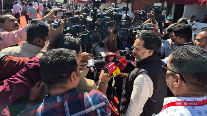 உள்ளாட்சித் தேர்தலில் மால்வன் தொகுதியைத் தக்கவைத்த சிவசேனாவைச் சேர்ந்த நீலேஷ் என். ரானேயின் கோப்புப் படம் | எக்ஸ்/@meNeeleshNRane