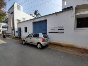 xLogic Labs அதன் டார்க் ஃபேக்டரி ப்ரோடோடைப்பை உருவாக்கிக்கொண்டிருக்கும் கோயம்புத்தூரில் உள்ள அசாத்தியமான கராஜுக்கு வெளியே | புகைப்படம்: அம்ர்தன்ஷ் அரோரா | திபிரிண்ட்