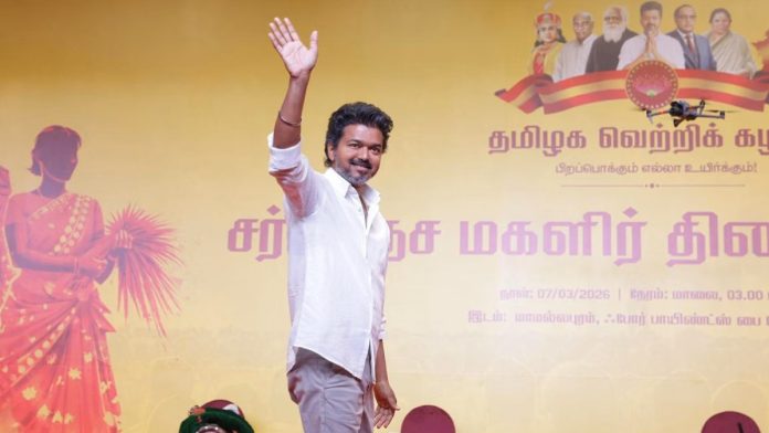 தமிழ்நாட்டின் மம்மலாபுரத்தில் நடந்த சர்வதேச மகளிர் தின நிகழ்வில் டிவிகேயின் விஜய் | புகைப்படம்: சிறப்பு ஏற்பாட்டின் மூலம்.