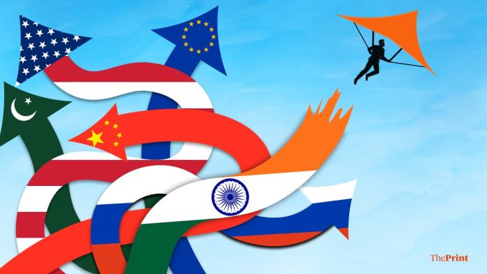 ஓவியங்கள்: ஸ்ருதி நதானி/திபிரிண்ட்