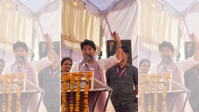 இந்தியாவின் கடும் கோடை வெப்பத்திலும் நிதானத்துடன் இருப்பது குறித்த தனது ஆலோசனையைப் பகிர்ந்துகொண்ட மத்திய அமைச்சர் ஜோதிராதித்ய சிந்தியா | X/@JM_Scindia