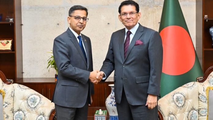 பிப்ரவரி மாதம் டாக்காவில், வங்கதேச வெளியுறவுத் துறை அமைச்சர் கலிலூர் ரஹ்மானுடன் உயர் ஆணையர் பிரணய் வர்மா | @ihcdhaka