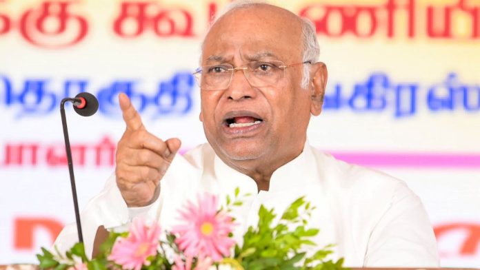 காங்கிரஸ் தலைவரும், மாநிலங்களவை எதிர்க்கட்சி தலைவருமான மல்லிகார்ஜுன கார்கே சென்னையில் செவ்வாய்கிழமை | AICC/ANI