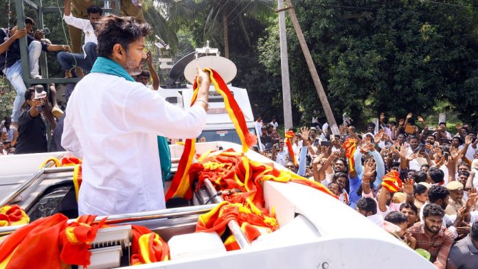 2025 ஜனவரி 20 அன்று, பரந்தூரில் முன்மொழியப்பட்ட பசுமைவெளி விமான நிலையத் திட்டத்திற்கு எதிராகப் போராடும் கிராம மக்களை விஜய் சந்தித்தார். | ANI கோப்பு