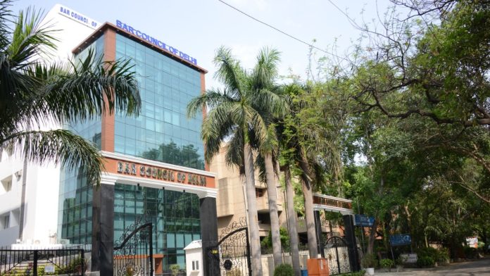 டெல்லி பார் கவுன்சிலில் 1.65 லட்சத்திற்கும் அதிகமான வழக்கறிஞர்கள் பதிவு செய்துள்ளனர்; இதன் மூலம் இது நாட்டின் மிகப்பெரிய பார் கவுன்சிலாகத் திகழ்கிறது | ஆதாரம்: BCD இணையதளம்