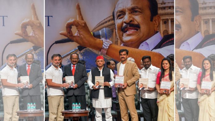புது தில்லியில் உள்ள 'கான்ஸ்டிடியூஷன் கிளப் ஆஃப் இந்தியா'வில் செவ்வாய்க்கிழமையன்று, மக்களவை எதிர்க்கட்சித் தலைவர் ராகுல் காந்தி; சிபிஐ பொதுச் செயலாளர் டி. ராஜா, மதிமுக நிறுவனர் மற்றும் பொதுச் செயலாளர் வைகோ, மற்றும் சமாஜ்வாதி கட்சித் தலைவர் அகிலேஷ் யாதவ் ஆகியோருடன். இந்நிகழ்வில் டிஎம்சி எம்.பி. மஹுவா மொய்த்ரா மற்றும் பிறரும் உடனிருந்தனர். | ANI/நவீன் சர்மா