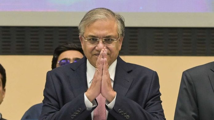 தலைமைத் தேர்தல் ஆணையர் (CEC) ஞானேஷ் குமார் இப்போது எதிர்க்கட்சிகளின் தாக்குதலுக்கு ஆளாகியுள்ளார் | சூரஜ் சிங் பிஷ்ட் | திபிரிண்ட்